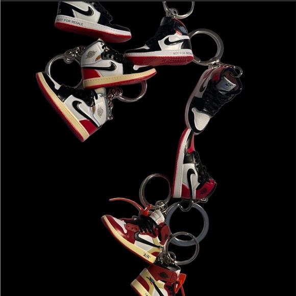 Mini Basketball Nike Air Jordan 3D Sneaker Keychain - Picture 10 of 11